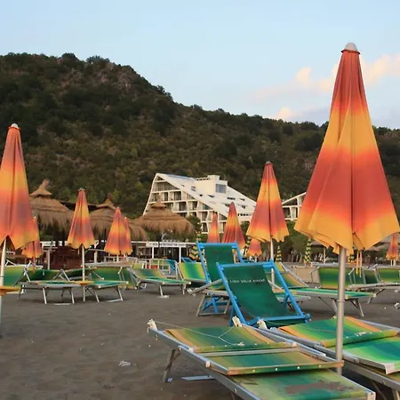 Delux Shëngjin